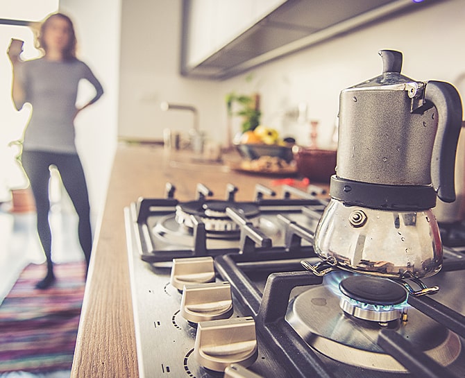 cafetière sur cuisinière à gaz