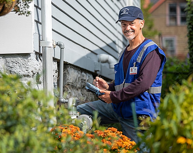 lecteur de compteur sur le terrain