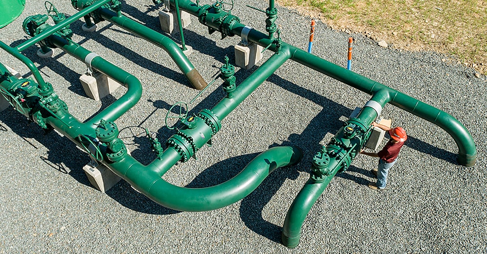 overhead of worker and network of piping